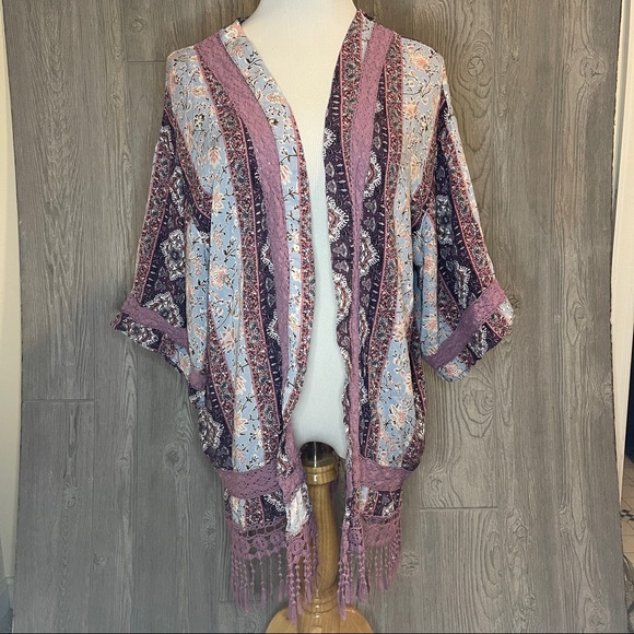 Altar'd State floral kimono with fringe size Large - Picture 1 of 8